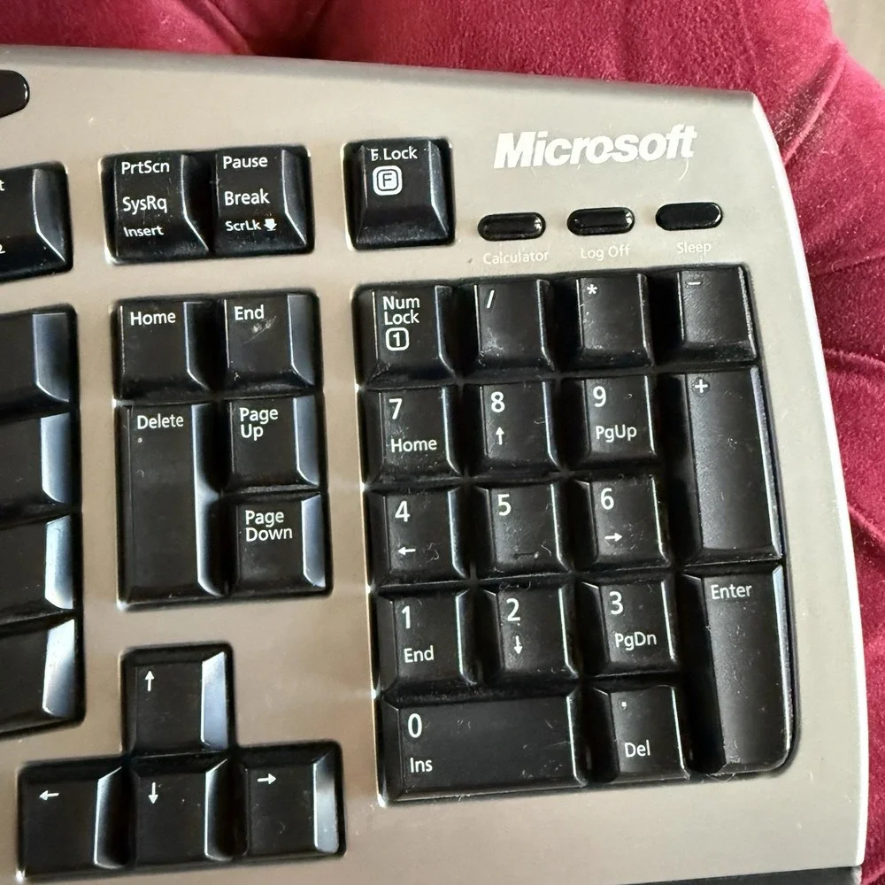 Genuine Microsoft (1045) Wireless Comfort Keyboard‎ 4000 w/ Battery Cover